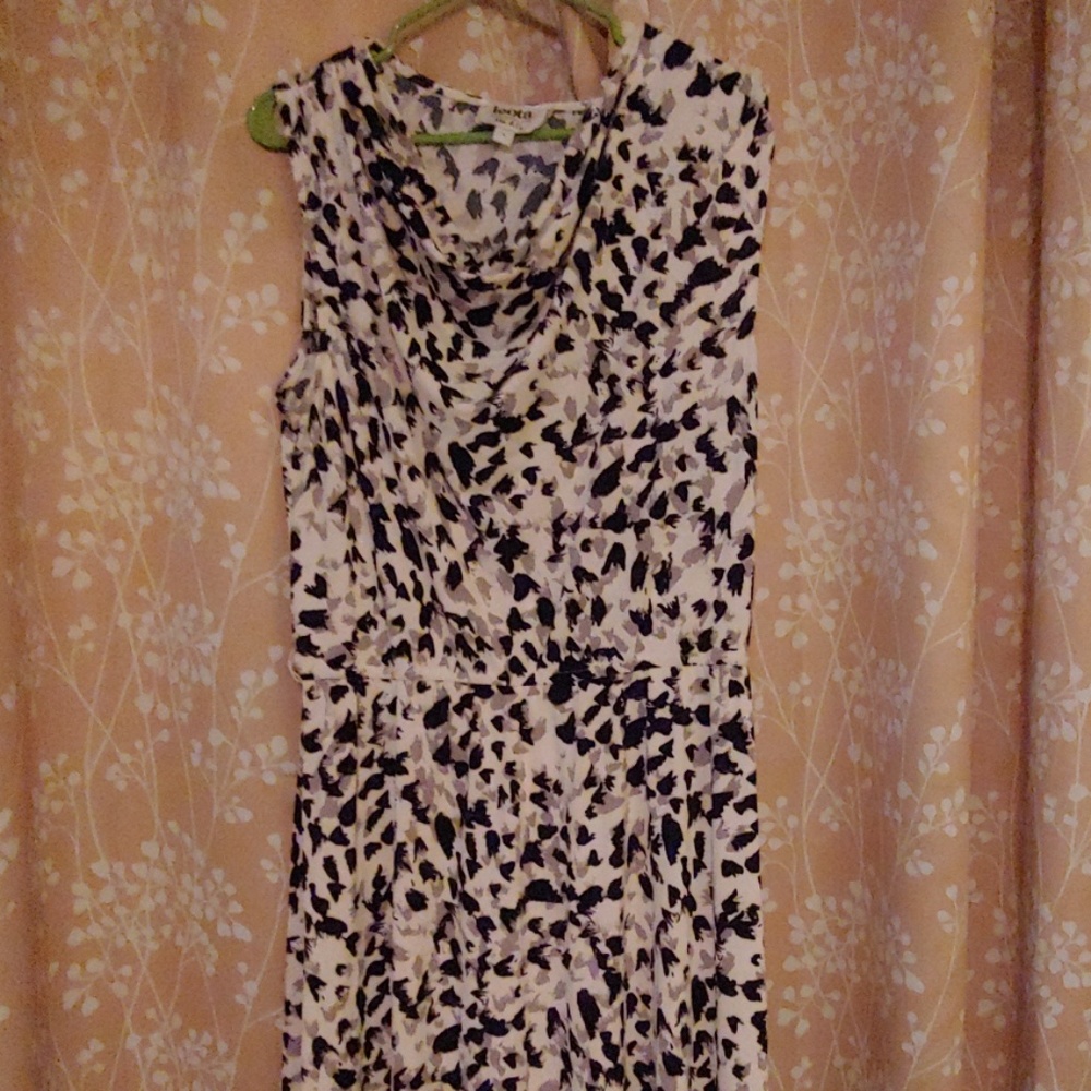 Gorgeous Spring dress never worn!!!! Very elegant
